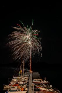 Feuerwerk am Bootssteg